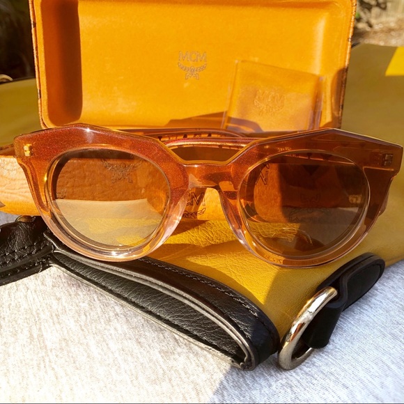 🆕MCM Oversized Square sunglasses Peach/Rose - Picture 3 of 5